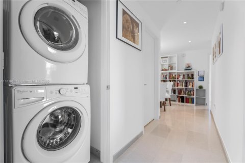 Купить кондоминиум в Майами, Флорида 3 спальни, 152.45м2, № 1776084 - фото 17