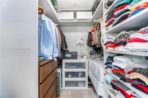 Купить кондоминиум в Майами, Флорида 3 спальни, 152.45м2, № 1776084 - фото 9