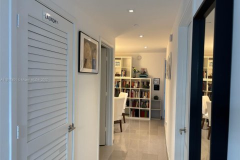Купить кондоминиум в Майами, Флорида 3 спальни, 152.45м2, № 1776084 - фото 16
