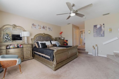 House in West Palm Beach, Florida 11 rooms, 250.46 sq.m. № 2086832 - photo 15