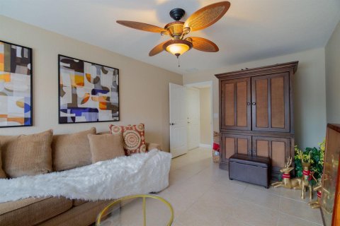 House in West Palm Beach, Florida 11 rooms, 250.46 sq.m. № 2086832 - photo 10
