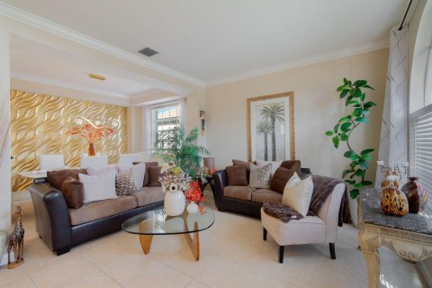 House in West Palm Beach, Florida 11 rooms, 250.46 sq.m. № 2086832 - photo 5