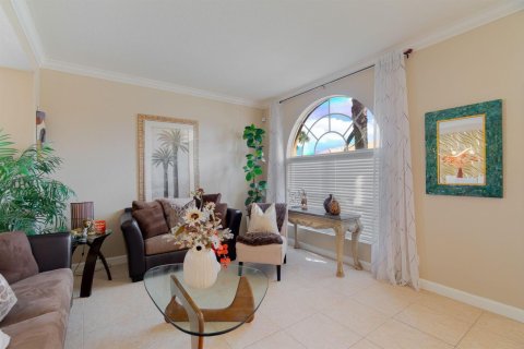 House in West Palm Beach, Florida 11 rooms, 250.46 sq.m. № 2086832 - photo 6