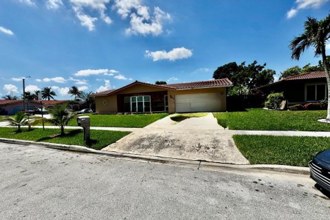 Casa en venta en Margate, Florida, 5 dormitorios, 223.43 m2 № 2088234 - foto 2