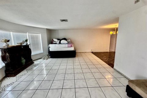Casa en venta en Margate, Florida, 5 dormitorios, 223.43 m2 № 2088234 - foto 24