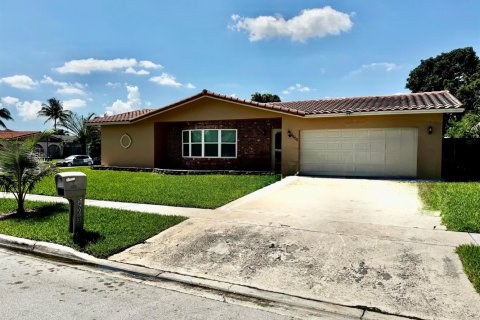 Casa en Margate, Florida 5 dormitorios, 223.43 m2 № 2088234