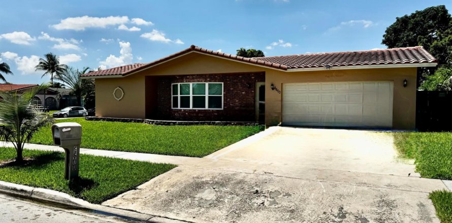 Casa en Margate, Florida 5 dormitorios, 223.43 m2 № 2088234