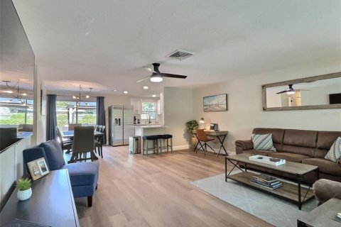 House in Sarasota, Florida 3 bedrooms, 130.9 sq.m. № 505116 - photo 24