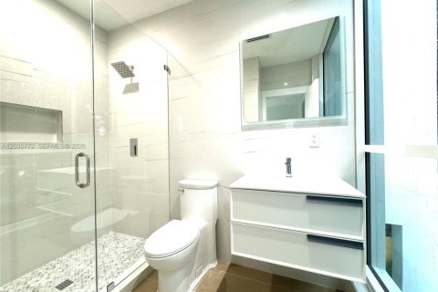 Купить таунхаус в Майами, Флорида 3 спальни, 230.77м2, № 2145779 - фото 10