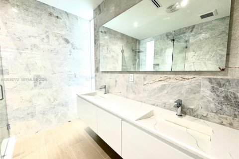 Купить таунхаус в Майами, Флорида 3 спальни, 230.77м2, № 2145779 - фото 19