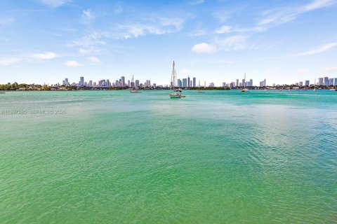 Снять в аренду кондоминиум в Майами-Бич, Флорида 2 спальни, 117.24м2, № 2067554 - фото 15