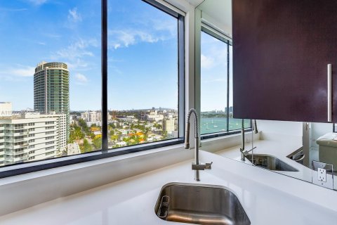 Снять в аренду кондоминиум в Майами-Бич, Флорида 2 спальни, 117.24м2, № 2067554 - фото 13