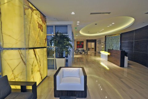 Снять в аренду кондоминиум в Майами-Бич, Флорида 2 спальни, 117.24м2, № 2067554 - фото 21