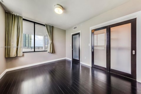 Снять в аренду кондоминиум в Майами-Бич, Флорида 2 спальни, 117.24м2, № 2067554 - фото 6