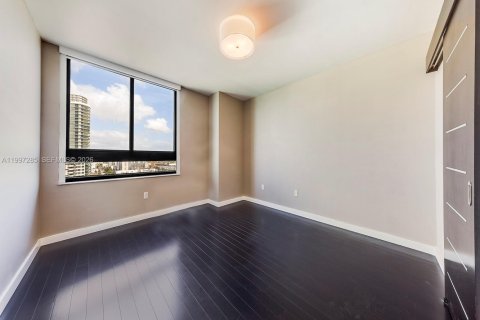 Снять в аренду кондоминиум в Майами-Бич, Флорида 2 спальни, 117.24м2, № 2067554 - фото 7