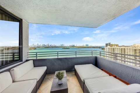 Кондоминиум с 2 спальнями в Майами-Бич, Флорида № 2067554