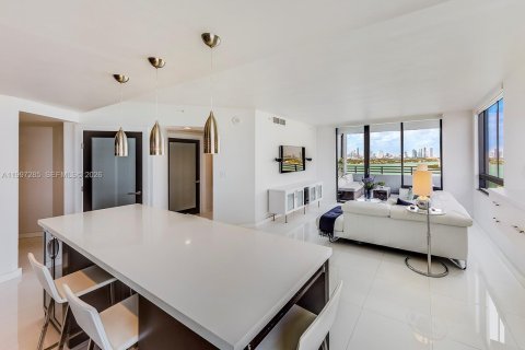 Снять в аренду кондоминиум в Майами-Бич, Флорида 2 спальни, 117.24м2, № 2067554 - фото 4