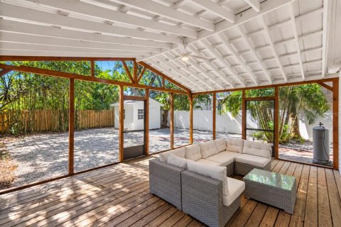 Villa ou maison à vendre à Sarasota, Floride: 3 chambres, 108.7 m2 № 2408146 - photo 7