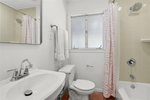 Villa ou maison à vendre à Sarasota, Floride: 3 chambres, 108.7 m2 № 2408146 - photo 19