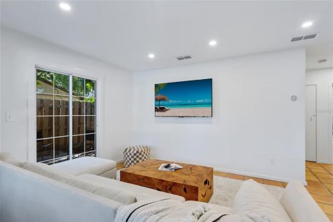 Villa ou maison à vendre à Sarasota, Floride: 3 chambres, 108.7 m2 № 2408146 - photo 4