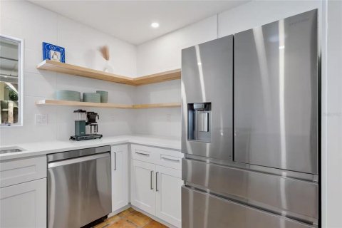 Villa ou maison à vendre à Sarasota, Floride: 3 chambres, 108.7 m2 № 2408146 - photo 6