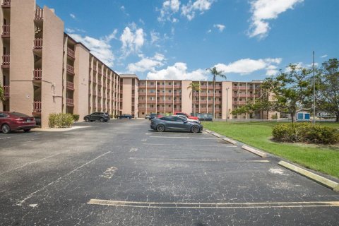 Condo in Bradenton, Florida, 2 bedrooms  № 1675504 - photo 2