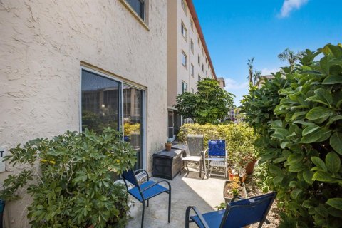 Condo in Bradenton, Florida, 2 bedrooms  № 1675504 - photo 26