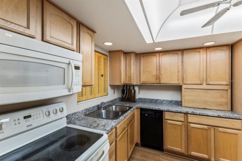 Condo in Bradenton, Florida, 2 bedrooms  № 1675504 - photo 8