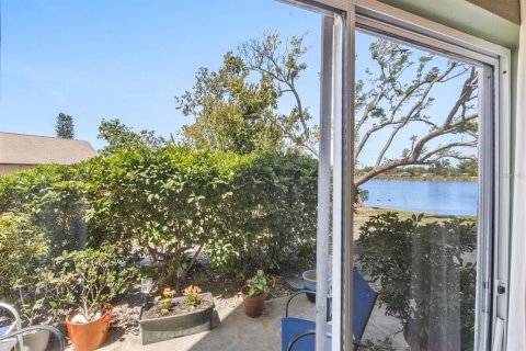 Condo in Bradenton, Florida, 2 bedrooms  № 1675504 - photo 16
