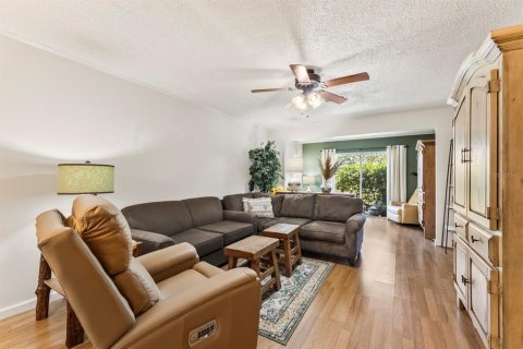Condo in Bradenton, Florida, 2 bedrooms  № 1675504 - photo 11