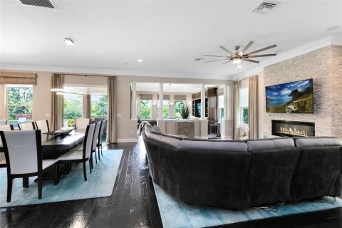 House in Windermere, Florida 5 bedrooms, 316.52 sq.m. № 1743352 - photo 4