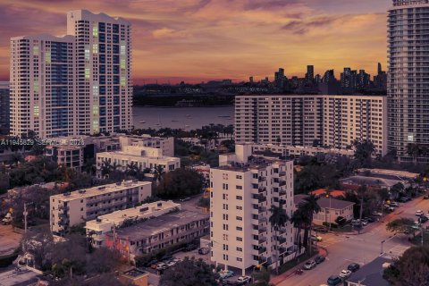 Copropriété à vendre à Miami Beach, Floride: 2 chambres, 92.16 m2 № 2002136 - photo 26