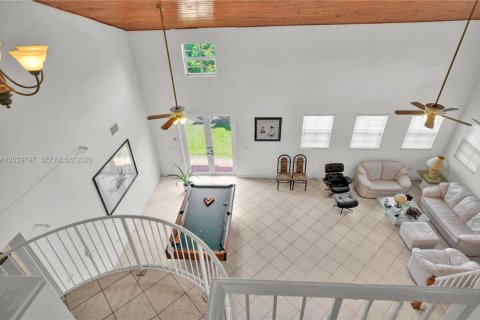 House in Homestead, Florida 5 bedrooms, 444.35 sq.m. № 2184804 - photo 12