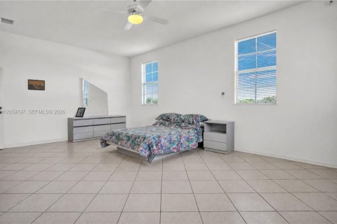 House in Homestead, Florida 5 bedrooms, 444.35 sq.m. № 2184804 - photo 19