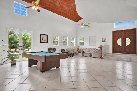 House in Homestead, Florida 5 bedrooms, 444.35 sq.m. № 2184804 - photo 3