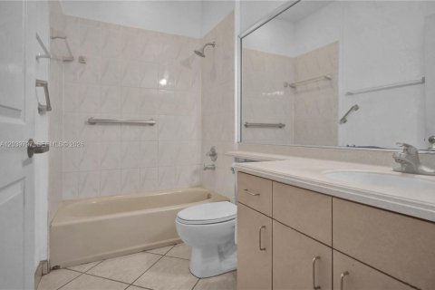 House in Homestead, Florida 5 bedrooms, 444.35 sq.m. № 2184804 - photo 16