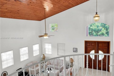 House in Homestead, Florida 5 bedrooms, 444.35 sq.m. № 2184804 - photo 8