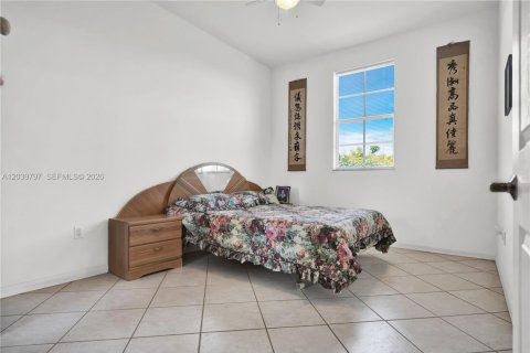 House in Homestead, Florida 5 bedrooms, 444.35 sq.m. № 2184804 - photo 21