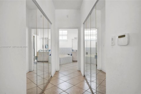 House in Homestead, Florida 5 bedrooms, 444.35 sq.m. № 2184804 - photo 18