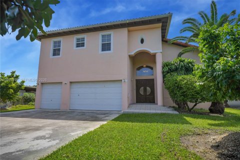 House in Homestead, Florida 5 bedrooms, 444.35 sq.m. № 2184804 - photo 6