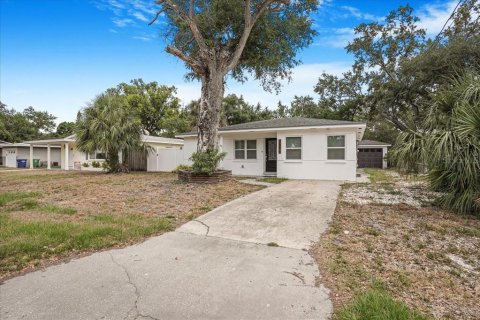 House in Tampa, Florida 4 bedrooms, 144.93 sq.m. № 1574445 - photo 3
