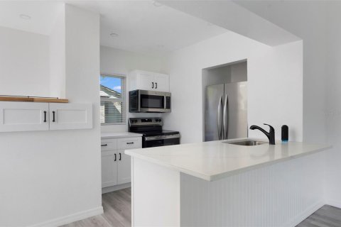 Villa ou maison à vendre à Saint Petersburg, Floride: 2 chambres, 129.13 m2 № 2405712 - photo 7