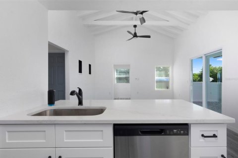 Villa ou maison à vendre à Saint Petersburg, Floride: 2 chambres, 129.13 m2 № 2405712 - photo 11