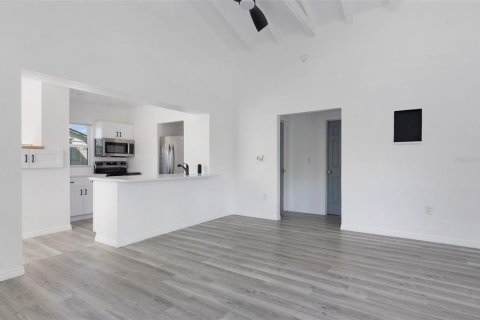 Villa ou maison à vendre à Saint Petersburg, Floride: 2 chambres, 129.13 m2 № 2405712 - photo 6