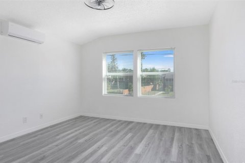 Villa ou maison à vendre à Saint Petersburg, Floride: 2 chambres, 129.13 m2 № 2405712 - photo 16