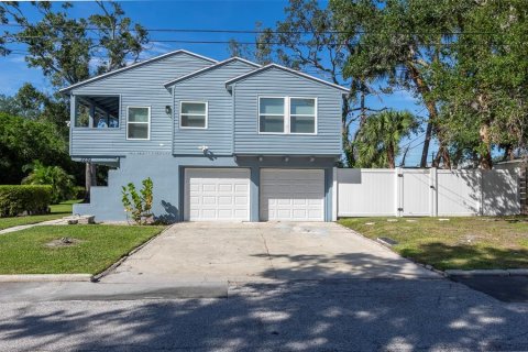 Villa ou maison à Saint Petersburg, Floride 2 chambres, 129.13 m2 № 2405712
