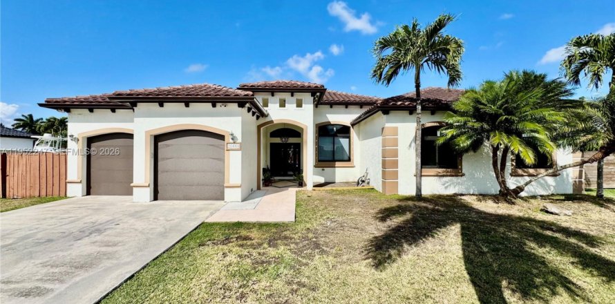 Дом в Хомстед, Флорида 5 спален, 267.93м2 № 2006607