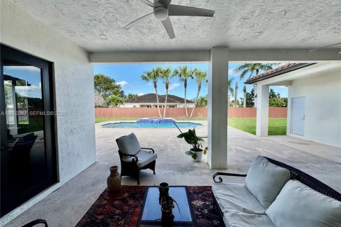 Снять в аренду виллу или дом в Хомстед, Флорида 5 спален, 267.93м2, № 2006607 - фото 13