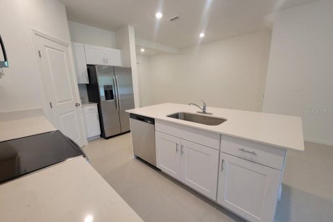 Adosado en alquiler en Zephyrhills, Florida, 3 dormitorios, 148.36 m2 № 2150980 - foto 6