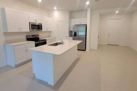 Adosado en alquiler en Zephyrhills, Florida, 3 dormitorios, 148.36 m2 № 2150980 - foto 3